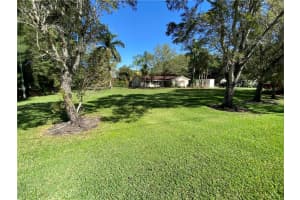 10891 SW 25th St, Davie, FL 33324, Sold 05/12/22