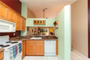 8072 Summer Shores Dr, Delray Beach, FL 33446, Sold 05/02/22
