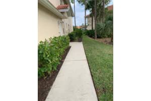 480 Robin Hood Cir, Naples, FL 34104, Sold 03/25/22