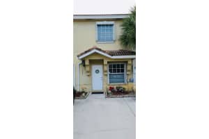 352 SW 121st Terrace, Pembroke Pines, FL 33025, Sold 03/23/22