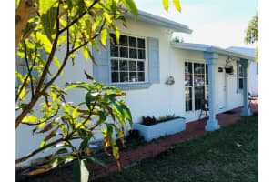 4800 SW 12th Ct, Fort Lauderdale, FL 33317, Sold 05/23/22