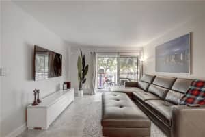 3017 N Oakland Forest Dr, Oakland Park, FL 33309, Sold 04/13/22