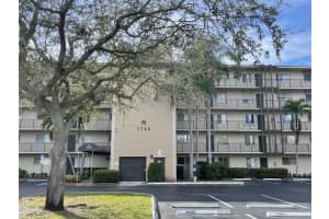 7740 NW 50th St, Lauderhill, FL 33351, Sold 03/31/22