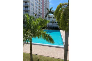 3140 S Ocean Dr, Hallandale Beach, FL 33009, Sold 05/03/22