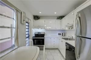 3990 NW 42nd Ave, Lauderdale Lakes, FL 33319, Sold 04/29/22