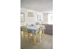 400 SE 10th St, Deerfield Beach, FL 33441, Sold 05/31/22