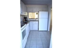 400 SE 10th St, Deerfield Beach, FL 33441, Sold 05/31/22