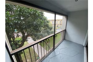9190 Fontainebleau Blvd APT 401, Miami, FL 33172, Sold 04/12/22