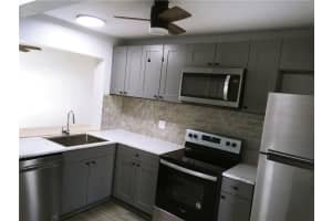 450 Paradise Isle Blvd APT 304, Hallandale Beach, FL 33009, Sold 05/20/22