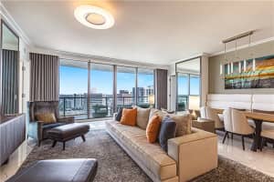 100 E Las Olas Blvd #2702, Fort Lauderdale, FL 33301, Sold 03/28/22