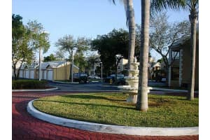 2820 N Oakland Forest Dr APT 207, Oakland Park, FL 33309, Sold 04/04/22