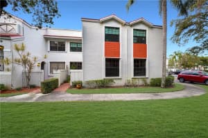 11956 NW 11th St, Pembroke Pines, FL 33026, Sold 03/23/22