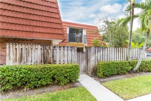 9939 NW 6th Ct, Plantation, FL 33324, Sold 03/07/22