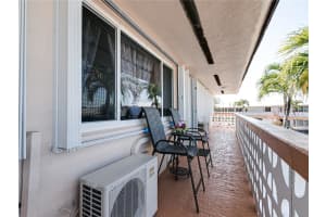 815 SW 10th Terrace #14v, Hallandale Beach, FL 33009, Sold 04/12/22