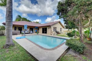 7010 NW 40th Pl, Coral Springs, FL 33065, Sold 04/20/22