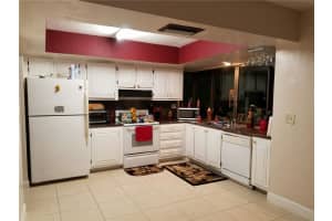 10324 NW 3rd St, Plantation, FL 33324, Sold 03/21/22