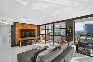 200 Leslie Dr APT 1030, Hallandale Beach, FL 33009, Sold 03/31/22