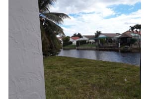 17227 NW 74th Path, Hialeah, FL 33015, Sold 03/25/22