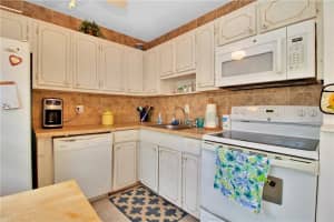 2152 NE 1st Way APT 103, Boynton Beach, FL 33435, Sold 03/25/22