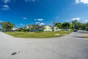 5578 NW 77th Ct, Pompano Beach, FL 33073, Sold 04/07/22