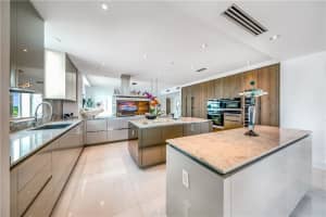 353 Sunset Dr, Fort Lauderdale, FL 33301, Sold 03/15/22