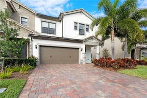 8289 Cadre Noir Rd, Lake Worth, FL 33467, Sold 04/04/22
