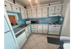 4401 NW 41st St APT 305, Lauderdale Lakes, FL 33319, Sold 05/03/22