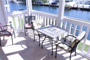 455 Paradise Isle Blvd APT 206, Hallandale Beach, FL 33009, Sold 04/29/22