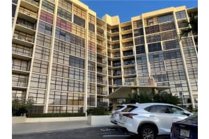600 Parkview Dr APT 1124, Hallandale Beach, FL 33009, Sold 04/29/22