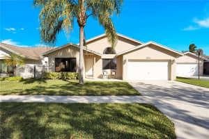 10071 SW 15th Pl, Davie, FL 33324, Sold 03/31/22
