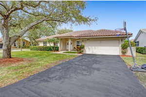 9671 NW 51st St, Coral Springs, FL 33076, Sold 04/06/22
