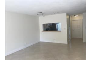 2700 S Oakland Forest Dr APT 205, Oakland Park, FL 33309, Sold 07/01/22