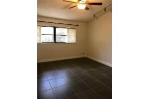 2700 S Oakland Forest Dr APT 205, Oakland Park, FL 33309, Sold 07/01/22