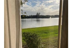 2820 N Oakland Forest Dr APT 105, Oakland Park, FL 33309, Sold 03/16/22