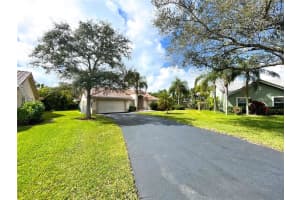 981 SW 126th Way, Davie, FL 33325, Sold 03/31/22