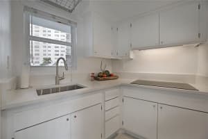 401 SE 25th Ave APT 302, Fort Lauderdale, FL 33301, Sold 05/31/22
