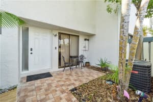 642 NE 195th St, Miami, FL 33179, Sold 03/30/22