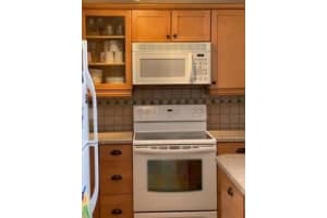 201 N Ocean Blvd APT 206, Pompano Beach, FL 33062, Sold 04/15/22