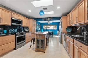 1571 SE 24th Ave, Pompano Beach, FL 33062, Sold 05/31/22