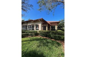 16128 Emerald Estates Dr v13, Weston, FL 33331, Sold 04/13/22