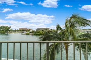 1609 N Riverside Dr APT 304, Pompano Beach, FL 33062, Sold 05/02/22