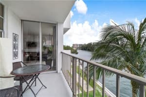 1609 N Riverside Dr APT 304, Pompano Beach, FL 33062, Sold 05/02/22