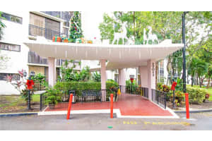 17011 N Bay Rd APT 104, Sunny Isles Beach, FL 33160, Sold 05/25/22