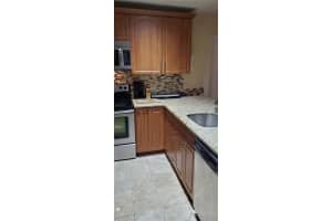 5400 Lakewood Cir S b, Margate, FL 33063, Sold 05/04/22