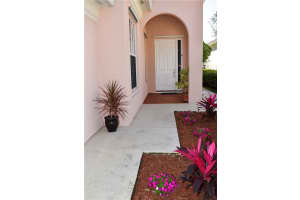 2008 Valencia Dr, Delray Beach, FL 33445, Sold 04/26/22