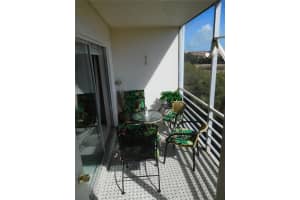 600 NE 14th Ave APT 419, Hallandale Beach, FL 33009, Sold 04/21/22