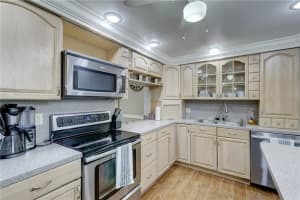 7100 Nova Dr APT 203A, Davie, FL 33317, Sold 04/22/22