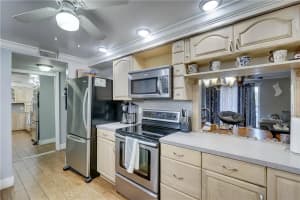 7100 Nova Dr APT 203A, Davie, FL 33317, Sold 04/22/22