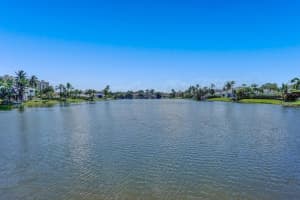 14 Gatehouse Rd, Sea Ranch Lakes, FL 33308, Sold 05/16/22