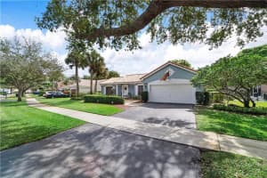 3990 Sabal Lakes Rd, Delray Beach, FL 33445, Sold 04/07/22